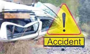 Two-wheeler killed in vehicle collision | वाहनाच्या धडकेत दुचाकीस्वार ठार Two-wheeler killed in vehicle collision | वाहनाच्या धडकेत दुचाकीस्वार ठार