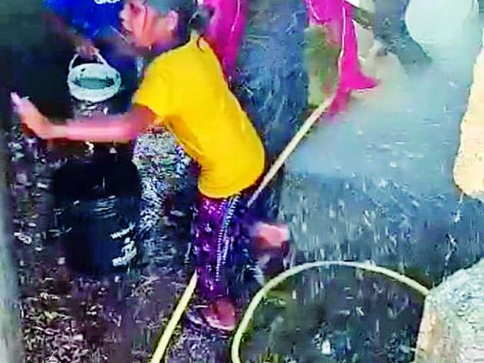 Voltage leak: Thousands of liters of water wastage | व्हॉल्व्ह लीक : हजारो लिटर पाण्याचा अपव्यय Voltage leak: Thousands of liters of water wastage | व्हॉल्व्ह लीक : हजारो लिटर पाण्याचा अपव्यय