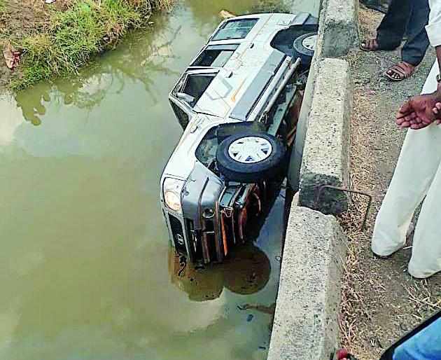 Accident, one death on the road from Mhasang to Ramgaon; Two serious | म्हैसांग ते रामगाव रस्त्यावर अपघात, एक मृत्यू ; दोन गंभीर