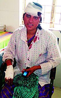 Chakuhalla on the women car of ST | एसटीच्या महिला वाहकावर चाकूहल्ला