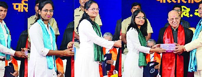 378 Ph.D., 105 gold and 22 silver medals | ३७८ पीएचडी, १०५ सुवर्ण, २२ रौप्य पदकांनी गौरविले 378 Ph.D., 105 gold and 22 silver medals | ३७८ पीएचडी, १०५ सुवर्ण, २२ रौप्य पदकांनी गौरविले