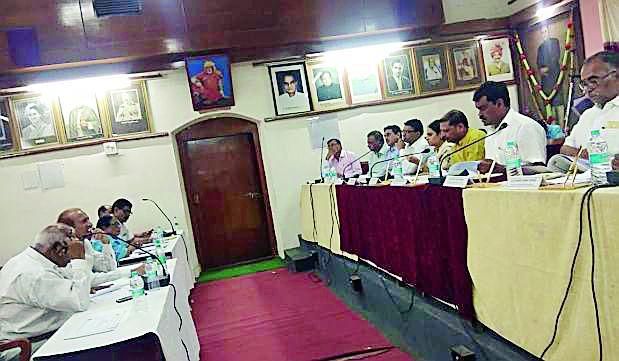 Under the water supply scheme, the guilty investigators were questioned | पाणीपुरवठा योजनेत घोळ दोषींची खातेनिहाय चौकशी