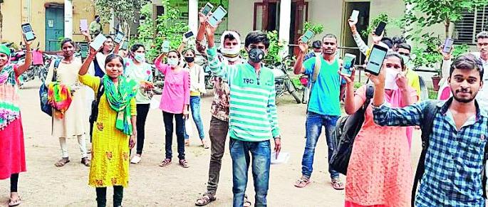 Hyphelhn in university exams; Around the appointment of the agency of choice | विद्यापीठ परीक्षेत फेल; मर्जीतील एजन्सी नेमणे भोवले Hyphelhn in university exams; Around the appointment of the agency of choice | विद्यापीठ परीक्षेत फेल; मर्जीतील एजन्सी नेमणे भोवले