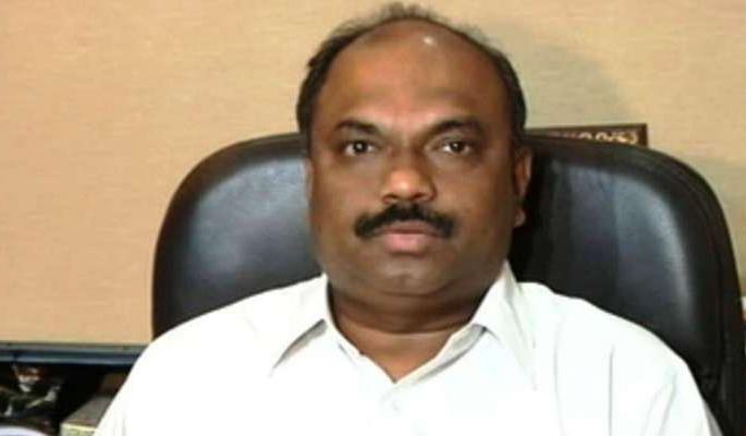 Contractor not working on four-point work: Anil Parab | चौपदरीकरणाचे काम न करणाऱ्या ठेकेदारांवर कारवाई करणार  : अनिल परब