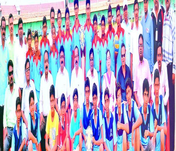 ACS College wins volleyball title | एसीएस महाविद्यालयाला विजेतेपद ACS College wins volleyball title | एसीएस महाविद्यालयाला विजेतेपद