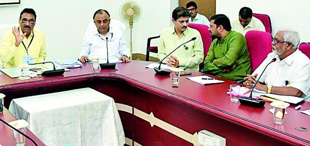 Set up machinery at peak level for crop loan | पीक कर्जासाठी ग्रामस्तरावर यंत्रणा उभी करा