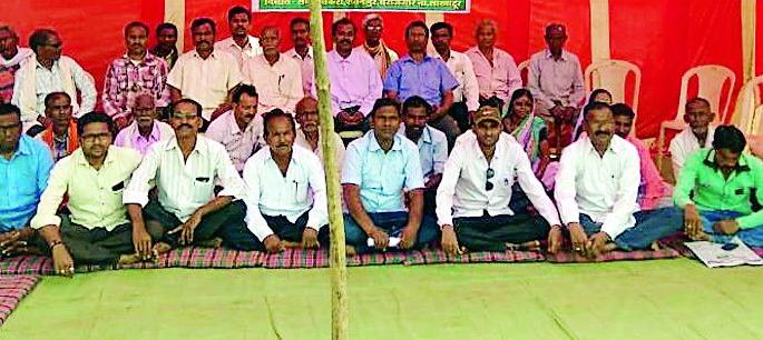 Sarkchans' fasting in the eleven village | अकरा गावातील सरपंचांचे उपोषण Sarkchans' fasting in the eleven village | अकरा गावातील सरपंचांचे उपोषण