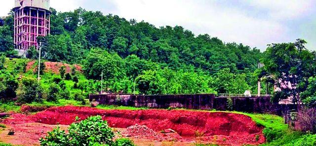 The risk of water purification center | जलशुद्धीकरण केंद्राला धोका