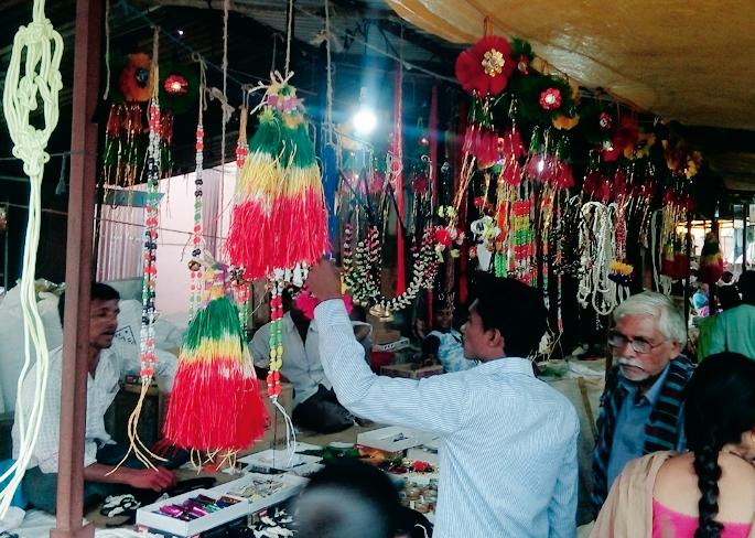 Due to drought | पोळा सणावर दुष्काळाचे सावट Due to drought | पोळा सणावर दुष्काळाचे सावट