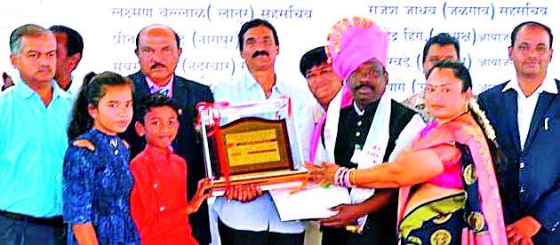 State Level Award for Sunil Bloete | सुनील खिलोटे यांना राज्यस्तरीय पुरस्कार