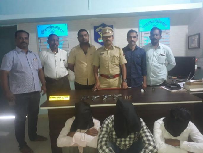 Four pistols, 10 live cartridges were seized in Chopda taluka | चोपडा तालुक्यात चार गावठी पिस्तुल,दहा जिवंत काडतूस जप्त Four pistols, 10 live cartridges were seized in Chopda taluka | चोपडा तालुक्यात चार गावठी पिस्तुल,दहा जिवंत काडतूस जप्त