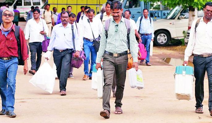 Maharashtra Election 2019 ; Voters Raja will give Mahakaul today! | Maharashtra Election 2019 ; मतदारराजा आज देणार महाकौल! Maharashtra Election 2019 ; Voters Raja will give Mahakaul today! | Maharashtra Election 2019 ; मतदारराजा आज देणार महाकौल!