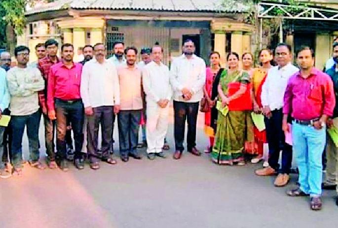 Finally, the deputation order of 16 teachers was canceled | अखेर १६ शिक्षकांच्या प्रतिनियुक्तीचा आदेश रद्द Finally, the deputation order of 16 teachers was canceled | अखेर १६ शिक्षकांच्या प्रतिनियुक्तीचा आदेश रद्द