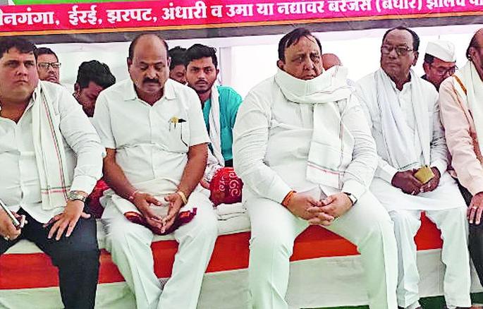 Vidarbha Kisan Mazdoor Congress Congress to save water | पाणी वाचविण्यासाठी विदर्भ किसान मजदूर काँग्रेसचे धरणे