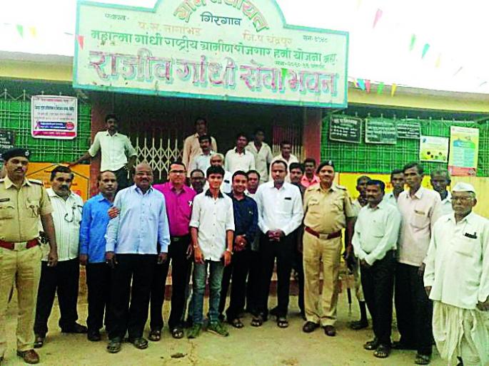 'She' on the lookout for Waghin's funeral | ‘ती’ वाघीण वनकर्मचाऱ्यांच्या नजरकैदेत 'She' on the lookout for Waghin's funeral | ‘ती’ वाघीण वनकर्मचाऱ्यांच्या नजरकैदेत