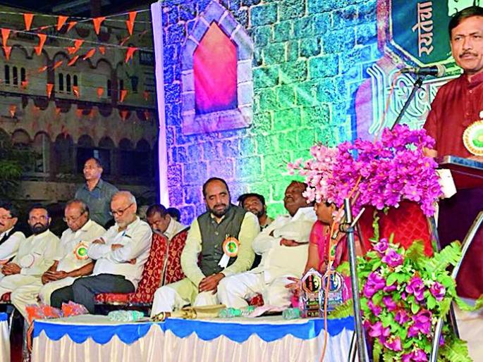 Take the ideal of Chhatrapati Shivaji Maharaj | छत्रपती शिवरायांचा आदर्श घ्या Take the ideal of Chhatrapati Shivaji Maharaj | छत्रपती शिवरायांचा आदर्श घ्या