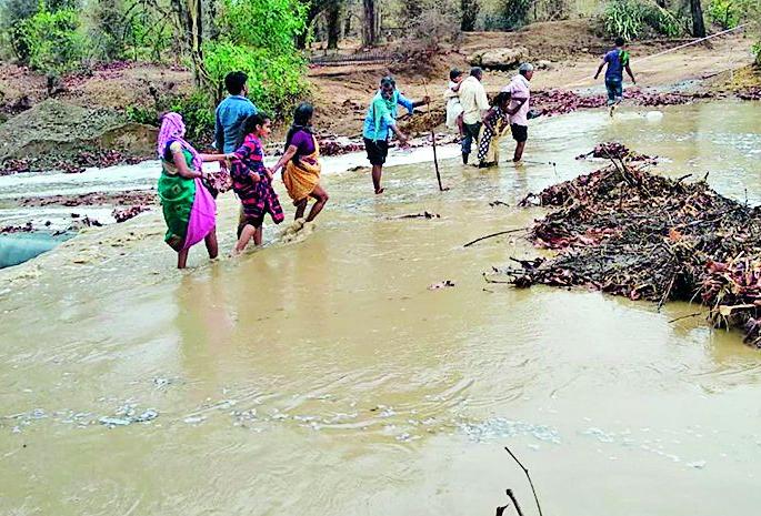 Rainfall in the district | जिल्ह्यात पावसाची हजेरी