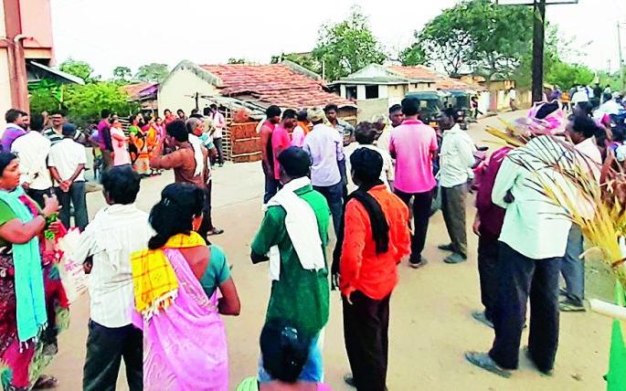 'They' destroys six families in Delhi | दहेलीतील ‘ती’ सहा कुटुंबे उद्ध्वस्त 'They' destroys six families in Delhi | दहेलीतील ‘ती’ सहा कुटुंबे उद्ध्वस्त