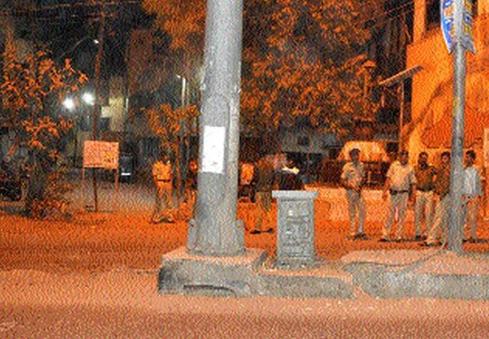 Sword attack on five people | पाच जणांवर तलवार हल्ला Sword attack on five people | पाच जणांवर तलवार हल्ला