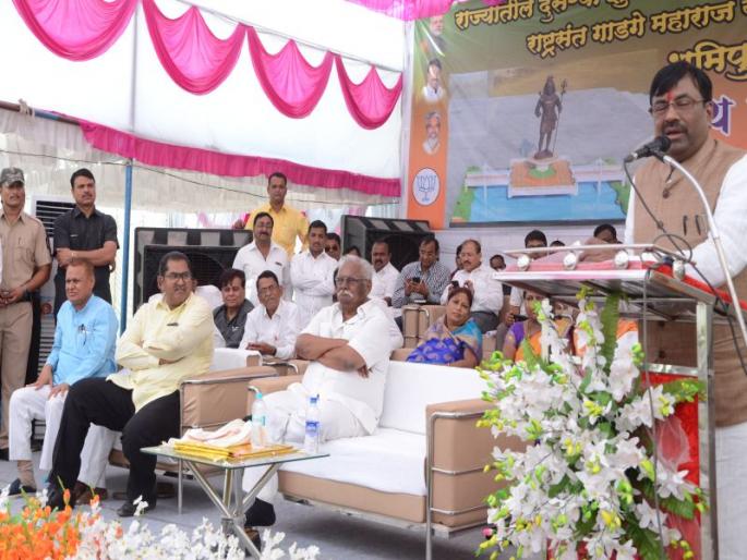 The bad times are different; We are only eating shiva | वाईट अवस्था निर्माण करणारे वेगळे; आम्ही फक्त शिव्या खाणारे आहोत The bad times are different; We are only eating shiva | वाईट अवस्था निर्माण करणारे वेगळे; आम्ही फक्त शिव्या खाणारे आहोत