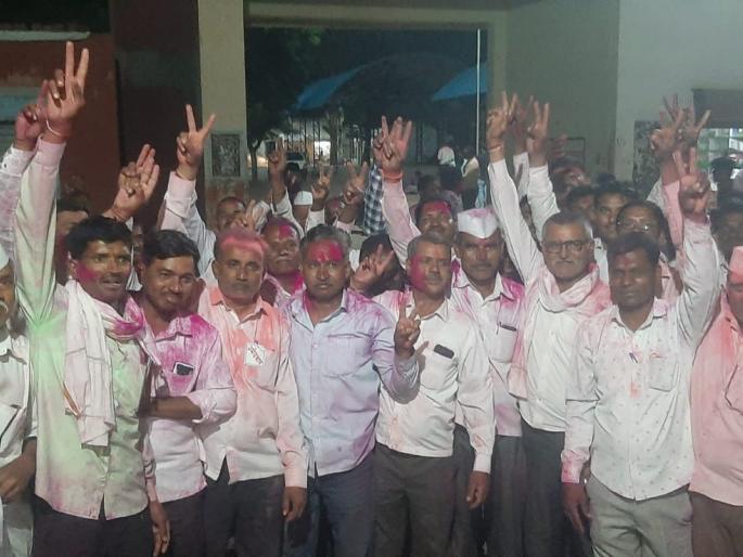 Kisan Vikas Panel wins in Dhulgaon Society | धुळगाव सोसायटीत किसान विकास पॅनल विजयी Kisan Vikas Panel wins in Dhulgaon Society | धुळगाव सोसायटीत किसान विकास पॅनल विजयी