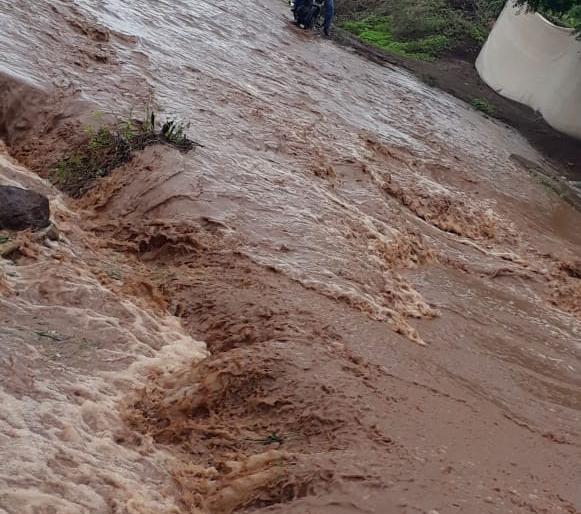 Dindori taluka hit heavy rains | दिंडोरी तालुक्याला पावसाचा जोरदार तडाखा