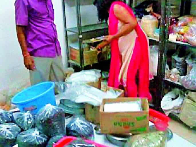 300 kg plastic seized | ३०० किलो प्लास्टिक जप्त 300 kg plastic seized | ३०० किलो प्लास्टिक जप्त