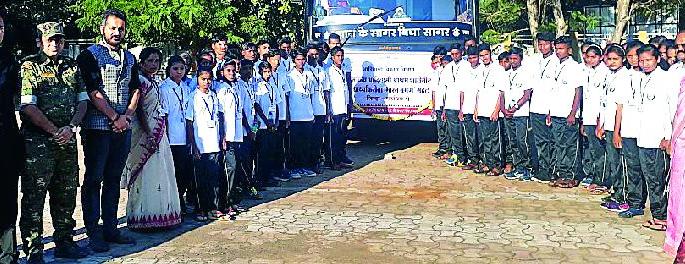 44 students indulged in India | ४४ विद्यार्थी भारत भ्रमणावर 44 students indulged in India | ४४ विद्यार्थी भारत भ्रमणावर