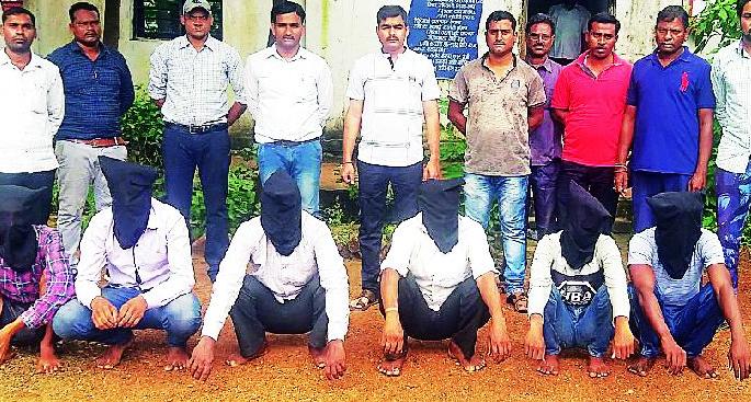 Six men arrested for ransom | खंडणी मागणाऱ्या सहा जणांना अटक Six men arrested for ransom | खंडणी मागणाऱ्या सहा जणांना अटक