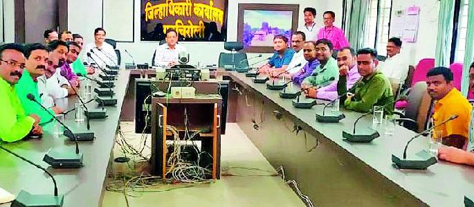 Sponsors are being monitored throughout the district | जिल्हाभर पाळला जातोय स्वयंस्फूर्त बंद Sponsors are being monitored throughout the district | जिल्हाभर पाळला जातोय स्वयंस्फूर्त बंद