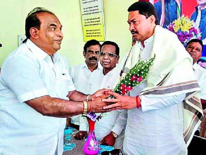  Wildlife for Adani-Ambani, then why not for the railways? | अदानी-अंबानीसाठी वनजमीन, मग रेल्वेमार्गासाठी का नाही?