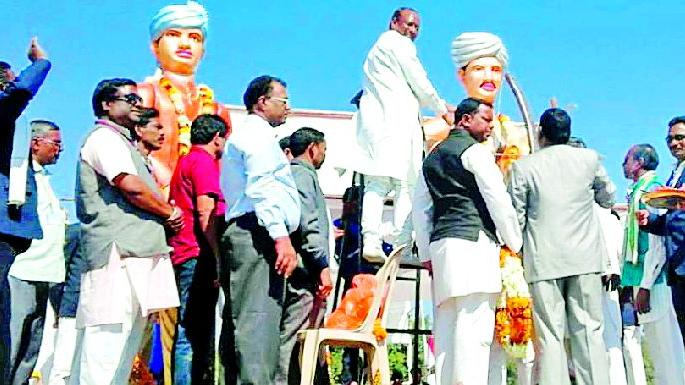 On the day of the martyr day, | शहीद दिनानिमित्त उसळला जनसागर On the day of the martyr day, | शहीद दिनानिमित्त उसळला जनसागर