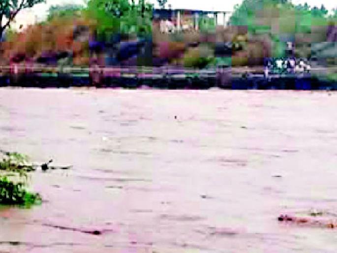 The existence of the Pangoli River was threatened | पांगोली नदीचे अस्तित्व आले धोक्यात The existence of the Pangoli River was threatened | पांगोली नदीचे अस्तित्व आले धोक्यात