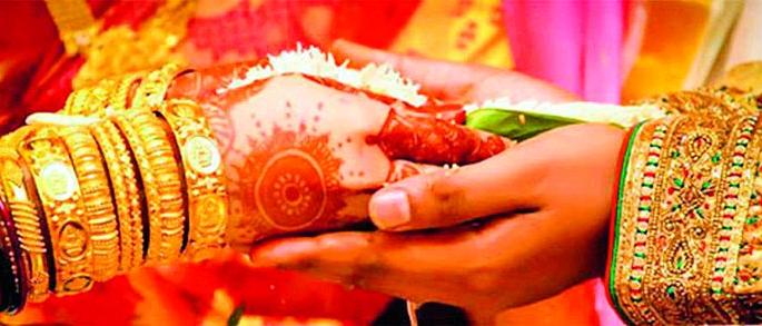 Don't be a farmer husband! | शेतकरी नवरा नको गं बाई ! Don't be a farmer husband! | शेतकरी नवरा नको गं बाई !