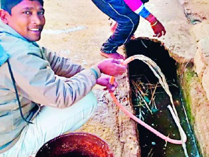 Garbage water supply at Malhi | माल्ही येथे गढूळ पाण्याचा पुरवठा Garbage water supply at Malhi | माल्ही येथे गढूळ पाण्याचा पुरवठा