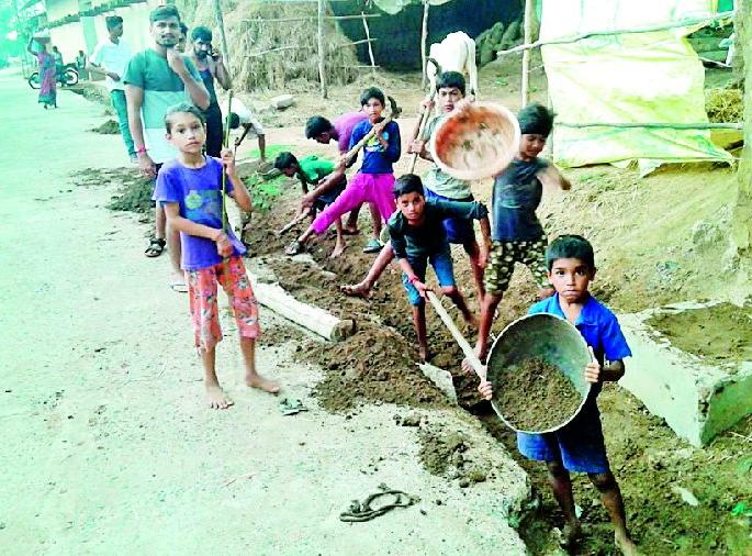 Lessons learned from cleanliness provided by children | बालकांनी दिले स्वच्छतेतून समृद्धीचे धडे Lessons learned from cleanliness provided by children | बालकांनी दिले स्वच्छतेतून समृद्धीचे धडे