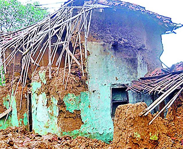 2 thousand 70 lakhs to 9 thousand victims | ९ हजार नुकसानग्रस्तांना २ कोटी ७० लाख 2 thousand 70 lakhs to 9 thousand victims | ९ हजार नुकसानग्रस्तांना २ कोटी ७० लाख