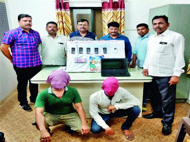 Police match on IPL matches | आयपीएल मॅच सट्ट्यावर पोलिसांचा छापा Police match on IPL matches | आयपीएल मॅच सट्ट्यावर पोलिसांचा छापा