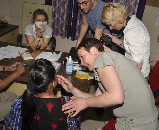 Surgery on 44 by German doctors | जर्मन डॉक्टरांकडून ४४ जणांवर शस्त्रक्रिया Surgery on 44 by German doctors | जर्मन डॉक्टरांकडून ४४ जणांवर शस्त्रक्रिया