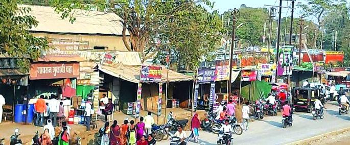 Khamgaon: The encroachment eradication campaign stopped before it even started | खामगाव: सुरू होण्यापूर्वीच थांबली अतिक्रमण निर्मूलन मोहीम Khamgaon: The encroachment eradication campaign stopped before it even started | खामगाव: सुरू होण्यापूर्वीच थांबली अतिक्रमण निर्मूलन मोहीम