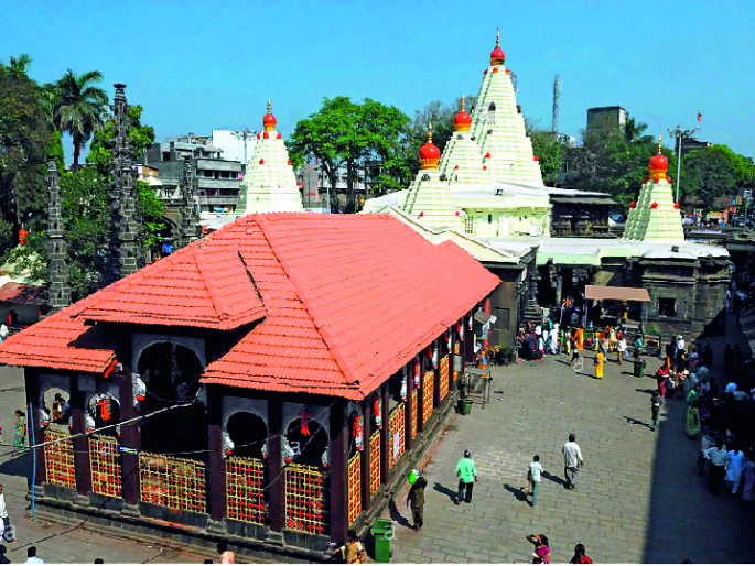 Only 'visible' of pilgrimage development | तीर्थक्षेत्र विकासाची केवळ ‘दिखावेगिरी’ Only 'visible' of pilgrimage development | तीर्थक्षेत्र विकासाची केवळ ‘दिखावेगिरी’