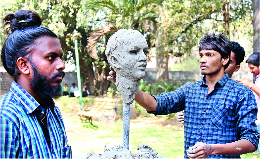 Shade out | रंगछटांची बहार Shade out | रंगछटांची बहार