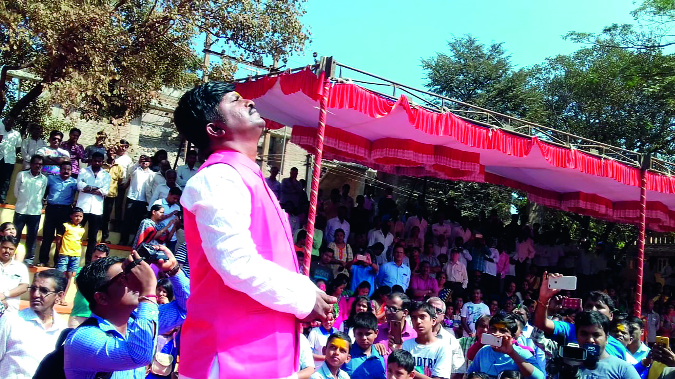 Belgaum World Record to look at the sun | सूर्याकडे एकटक पाहण्याचा बेळगावात विश्वविक्रम Belgaum World Record to look at the sun | सूर्याकडे एकटक पाहण्याचा बेळगावात विश्वविक्रम