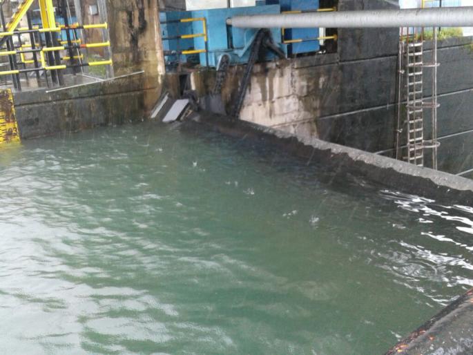 The six doors of the koyen opened in a fountain | कोयनेचे सहा दरवाजे एक फुटाने उघडले The six doors of the koyen opened in a fountain | कोयनेचे सहा दरवाजे एक फुटाने उघडले