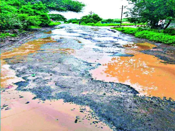 bycott on upcoming public elections in 'this village' | ‘या’ गावच्या ग्रामस्थांचा आगामी सार्वजनिक निवडणुकांवर बहिष्कार