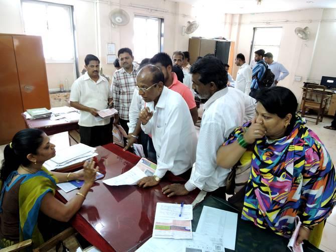 Action taken on officers, employees, after sanctioning recovery: Sanjay Takasande | वसुलीत हयगय केल्यास अधिकारी, कर्मचाºयांवर कारवाई : संजय ताकसांडे Action taken on officers, employees, after sanctioning recovery: Sanjay Takasande | वसुलीत हयगय केल्यास अधिकारी, कर्मचाºयांवर कारवाई : संजय ताकसांडे