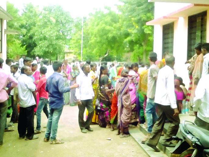 Bloodshed in Hadgaon due to minority | लघूशंकेच्या कारणावरून हदगावमध्ये खून