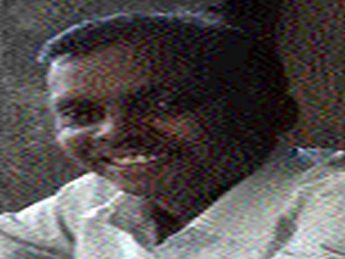 Husband took his wife's sari | पत्नीच्या साडीने पतीने घेतला गळफास Husband took his wife's sari | पत्नीच्या साडीने पतीने घेतला गळफास