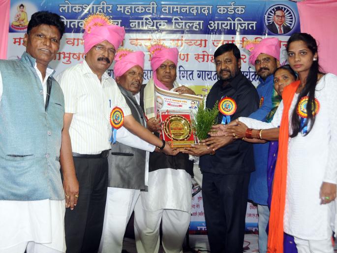 nashik,panchvati,kala,bhushan,purskar | कलाभूषण पुरस्काराने नामवंत कलाकारांचा सन्मान nashik,panchvati,kala,bhushan,purskar | कलाभूषण पुरस्काराने नामवंत कलाकारांचा सन्मान