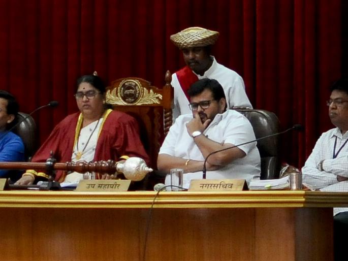  Tukaram Mundi soft; The budget is finally 'permanent'! | तुकाराम मुंढे नरमले; अंदाजपत्रक अखेर ‘स्थायी’वर!